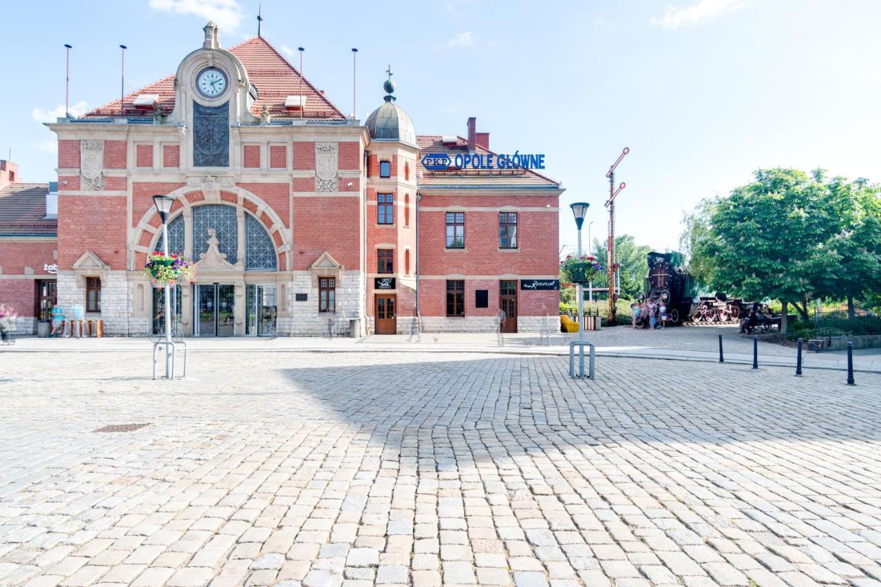 Hostel Opole Glowne Kültér fotó